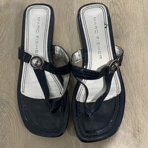 Marc Fisher Sandals Womans Sz 8 Black Thong Strap Flats